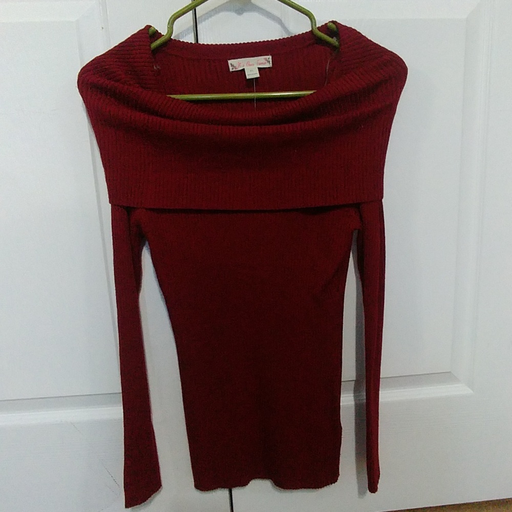 Cozy, offshoulder maroon sweater